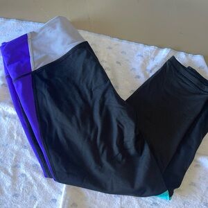 VS Sport crop leggings